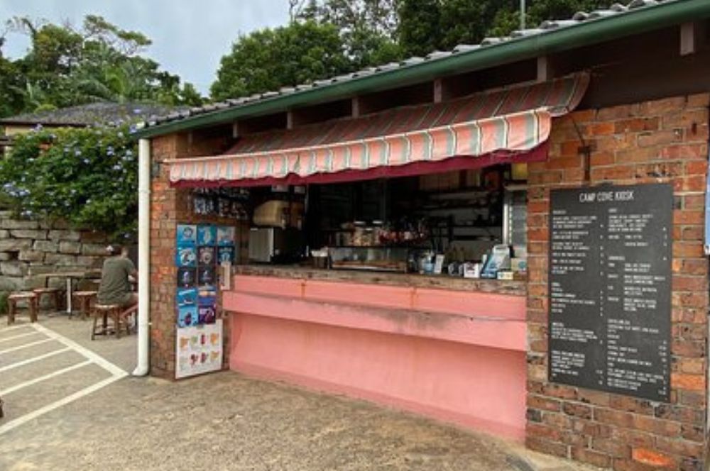 Camp Cove Kiosk offering refreshments with a view of the beach at Sydney Harbour National Park
