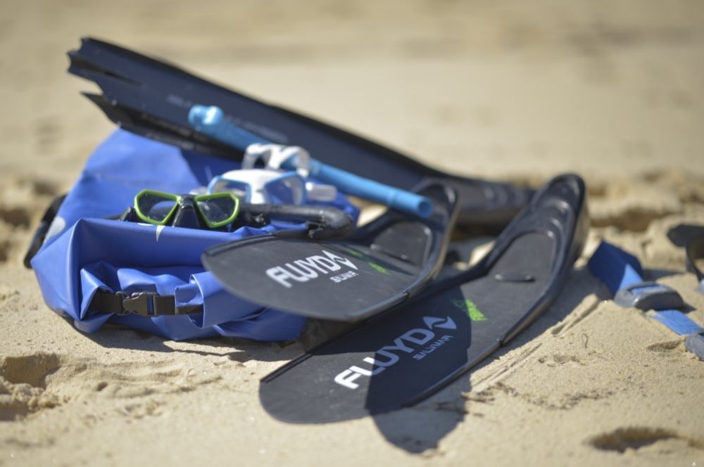  Essential deep freediving gear including fins and freediving bag