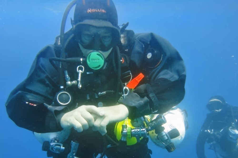 A diver with a Master Scuba Diver certification, showing their Tec 40 qualifications