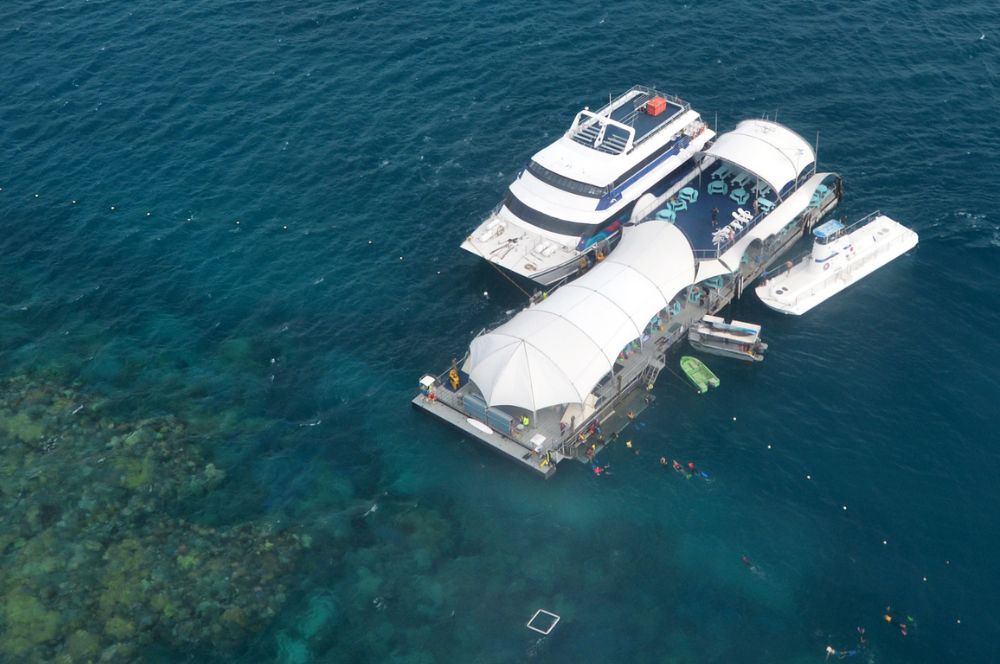 Transportation to dive sites at the Great Barrier Reef